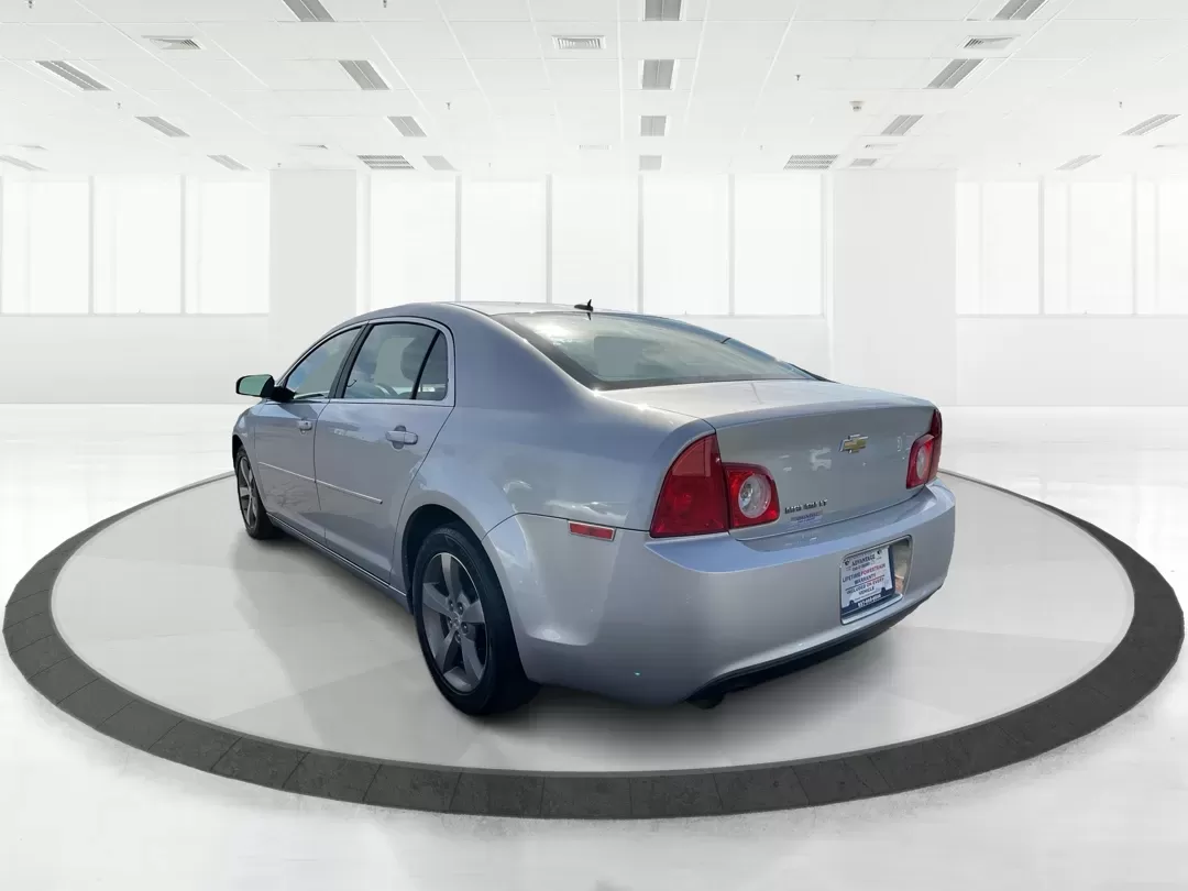 2011 Chevrolet Malibu 1LT (1G1ZC5E1XBF) with an Ecotec 2.4L I-4 DOHC engine, located at 1865 W 2nd St., Xenia, OH, 45385, (937) 372-7777, 39.681259, -83.961945 - **Discover Your Perfect Commuter Companion: 2011 Chevrolet Malibu 1LT at Jamestown Auto Sales!**<br /> <br /> Are you searching for a reliable vehicle that fits seamlessly into your daily routine? Look no further than this stunning 2011 Chevrolet Malibu 1LT, ideal for anyone seeking a dependable rid - Photo#17