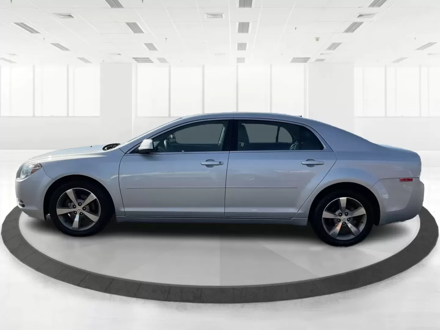 2011 Chevrolet Malibu 1LT (1G1ZC5E1XBF) with an Ecotec 2.4L I-4 DOHC engine, located at 1865 W 2nd St., Xenia, OH, 45385, (937) 372-7777, 39.681259, -83.961945 - **Discover Your Perfect Commuter Companion: 2011 Chevrolet Malibu 1LT at Jamestown Auto Sales!**<br /> <br /> Are you searching for a reliable vehicle that fits seamlessly into your daily routine? Look no further than this stunning 2011 Chevrolet Malibu 1LT, ideal for anyone seeking a dependable rid - Photo#18