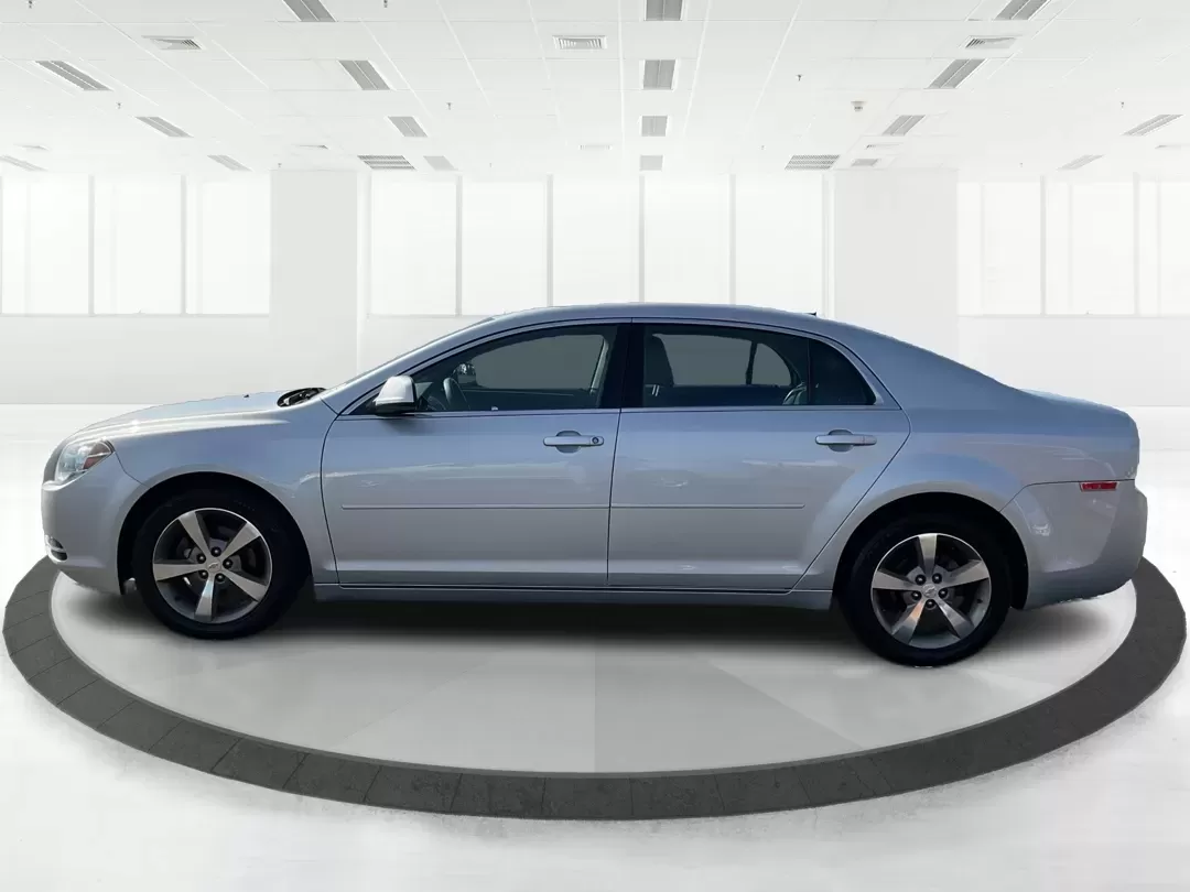 2011 Chevrolet Malibu 1LT (1G1ZC5E1XBF) with an Ecotec 2.4L I-4 DOHC engine, located at 1865 W 2nd St., Xenia, OH, 45385, (937) 372-7777, 39.681259, -83.961945 - **Discover Your Perfect Commuter Companion: 2011 Chevrolet Malibu 1LT at Jamestown Auto Sales!**<br /> <br /> Are you searching for a reliable vehicle that fits seamlessly into your daily routine? Look no further than this stunning 2011 Chevrolet Malibu 1LT, ideal for anyone seeking a dependable rid - Photo#18