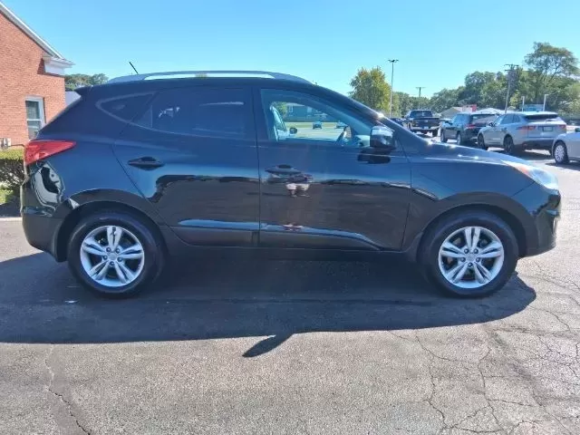 2013 Hyundai Tucson GLS (KM8JU3AC4DU) with an Theta II 2.4L I-4 DOHC engine, located at 1865 W 2nd St., Xenia, OH, 45385, (937) 372-7777, 39.681259, -83.961945 - **Discover Adventure with the 2013 Hyundai Tucson GLS at Jamestown Auto Sales!**<br /> <br /> Are you ready to elevate your daily commute or embark on weekend adventures? At Jamestown Auto Sales, we understand that your vehicle plays a vital role in your lifestyle. That's why we're excited to presen - Photo#3